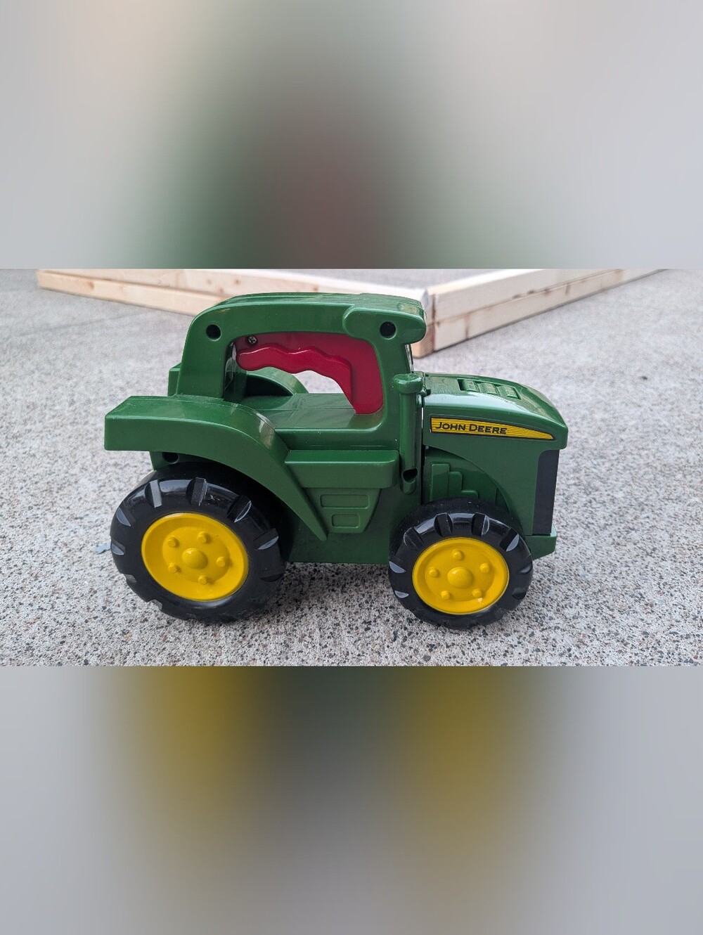 The John Deere Roll N Go Flashlight